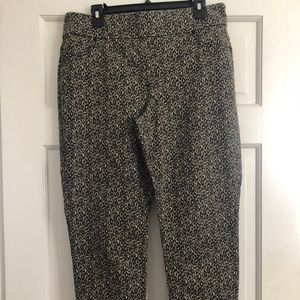 Chico’s animal print pull on pant, size 1.5 Ankle.